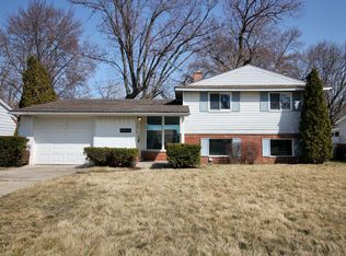 2363 Wilshire St, Westland, MI 48186