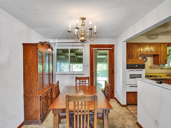5th image of 2 Blanchard Ln