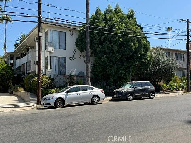 3 bed, 2.0 bath, 2500 sqft, $4,000 — Photo 1