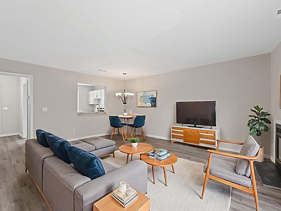 2nd image of 887 Dalewood Dr