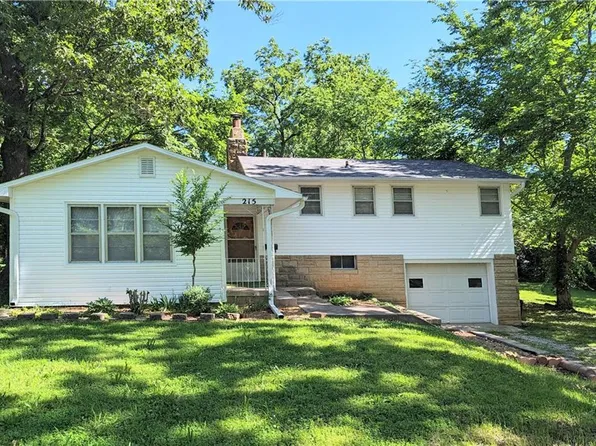 215 W Joe Davis St, El Dorado Springs, MO 64744