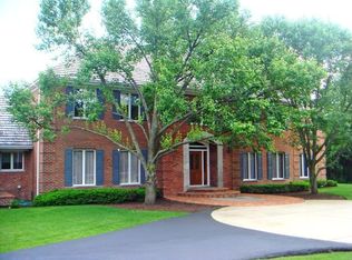 951 W Old Mill Rd, Lake Forest, IL 60045