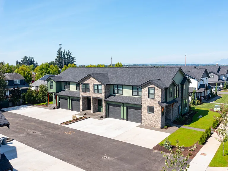 2205 Dejong Dr — Photo 32