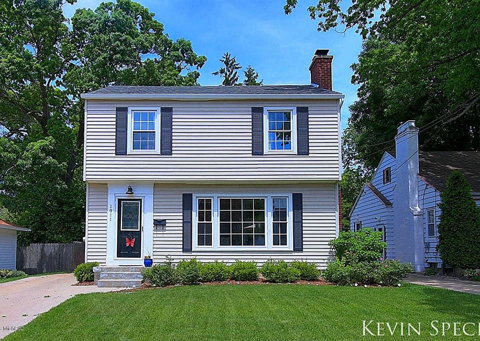 1st image of 1011 Alger St SE