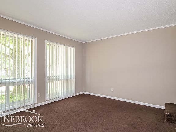 3rd image of 2737 Dawnview Dr
