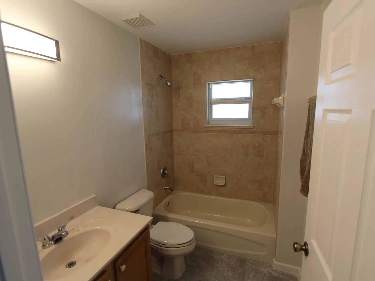 SW Santiago Ave, Port Saint Lucie — Photo 4