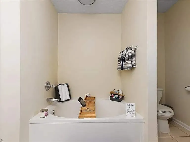 212 Glenview Dr — Photo 12