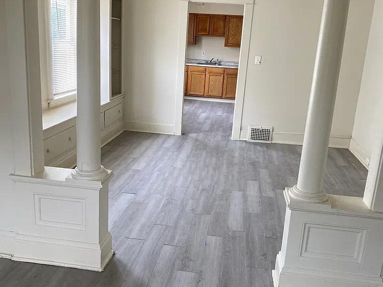 2927 E 125th St #2 — Photo 8