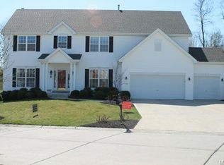 5524 Wooded Creek Dr, Saint Charles, MO