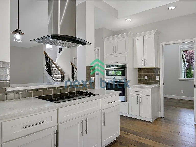 25041 SE 42nd St — Photo 6