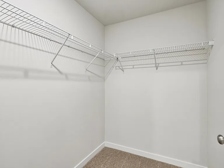 Master Bedroom - large Walk in closet
