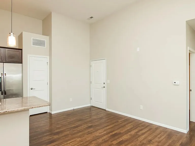 475 Penn Ct #15 — Photo 5