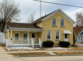 1221 Marshall St, Manitowoc, WI 54220