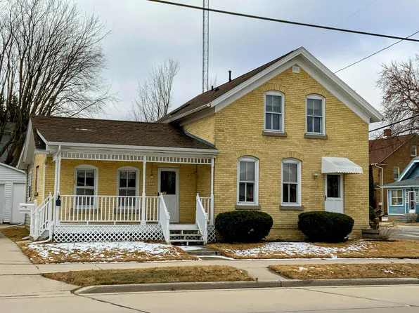 1221 Marshall STREET, Manitowoc, WI 54220