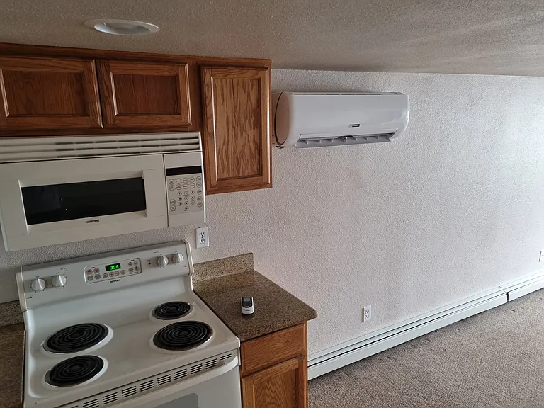 235 Crater Lake Pkwy #3 — Photo 2