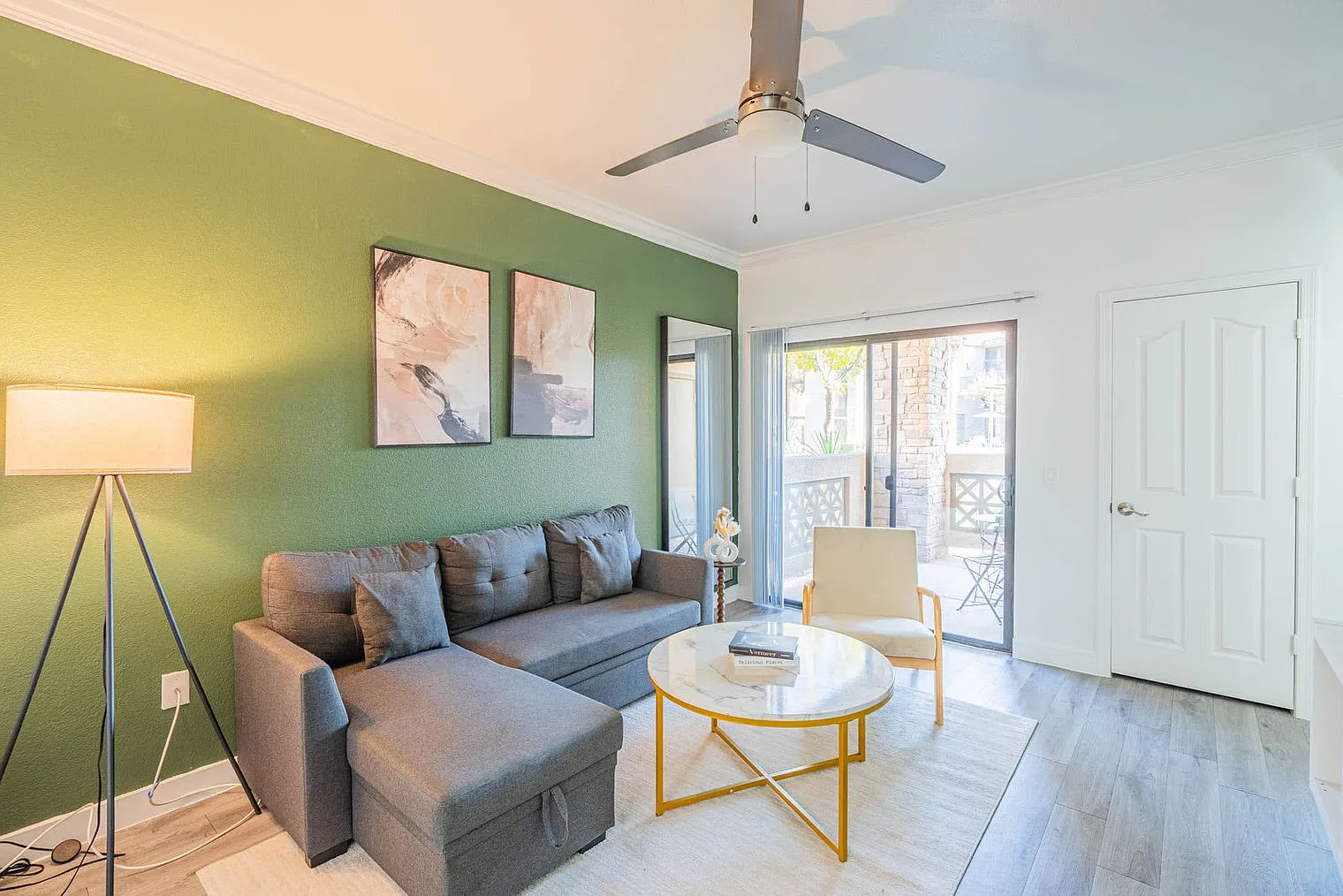1 bed, 1.0 bath, 818 sqft, $2,395 — Photo 3