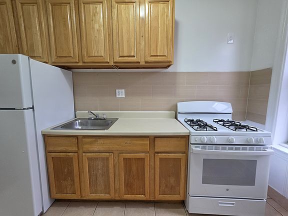 2nd image of 861 48th St APT 3C