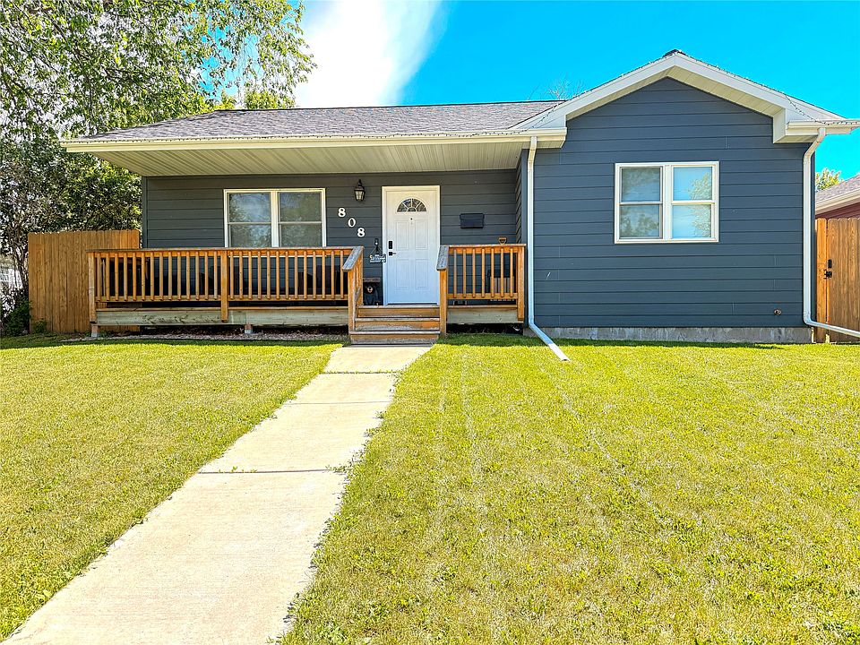 1st image of 808 7th Ave S