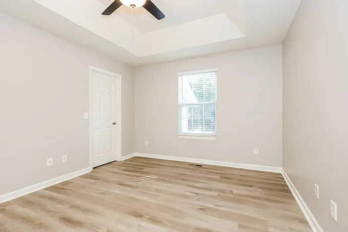 1031 Heydel Cir — Photo 9