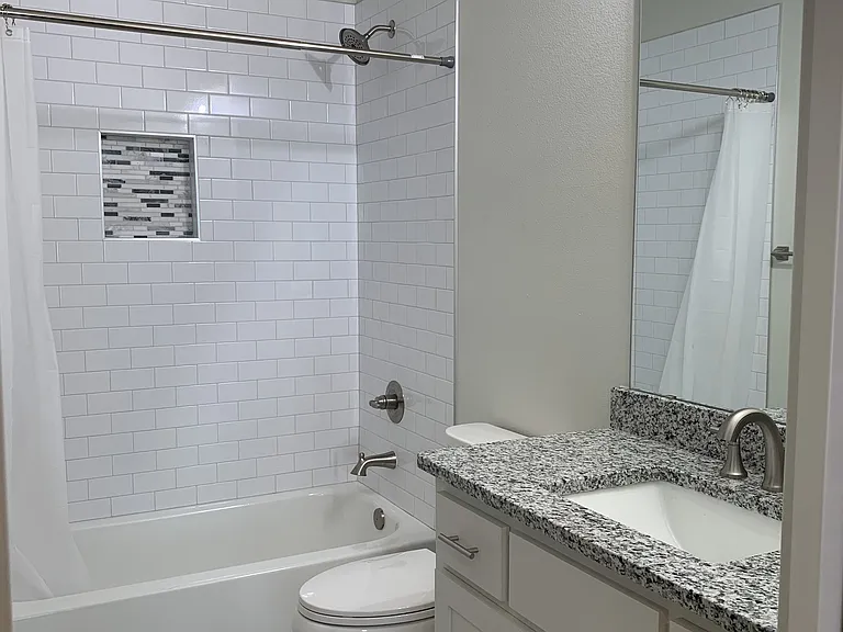 3240 Sandage Ave — Photo 10