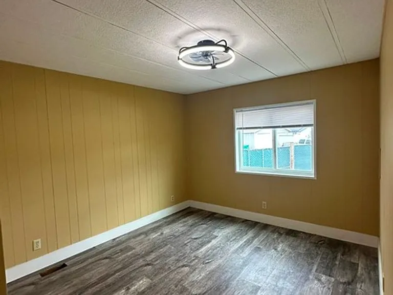 1616 Frontage Rd — Photo 11