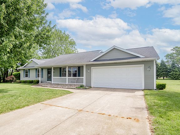 3rd image of 54163 Ridgeview Cir