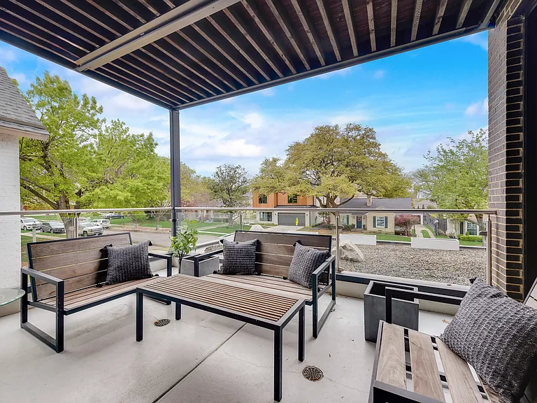 6420 Kenwood Ave — Photo 36