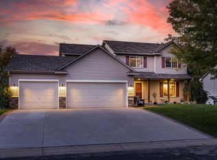 1990 Starlight Dr, Waconia, MN 55387