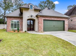 210 La Villa Cir, Youngsville, LA 70592