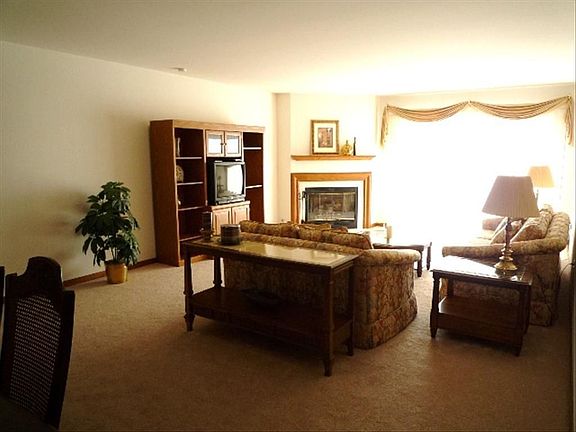 LIVING RM