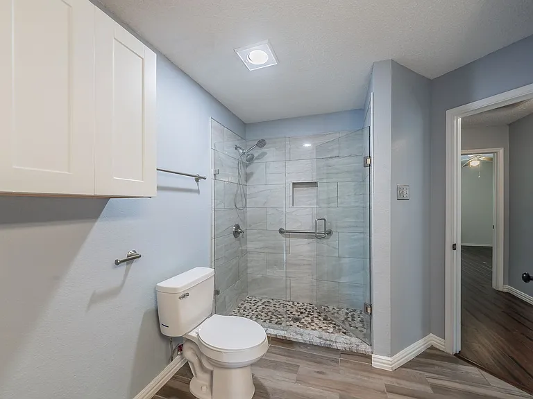 8109 Mosstree Dr — Photo 10