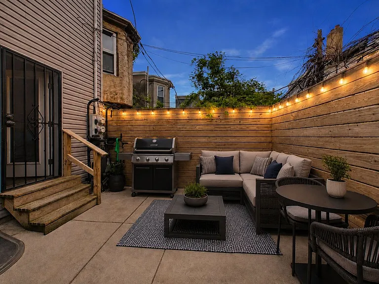 2449 Turner St — Photo 5