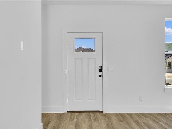 3rd image of 4792 W Sturgeon St