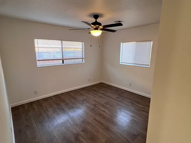 416 Mill St — Photo 5