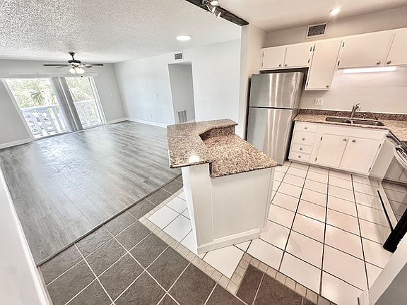 3rd image of 4400 1st St N Unit 305