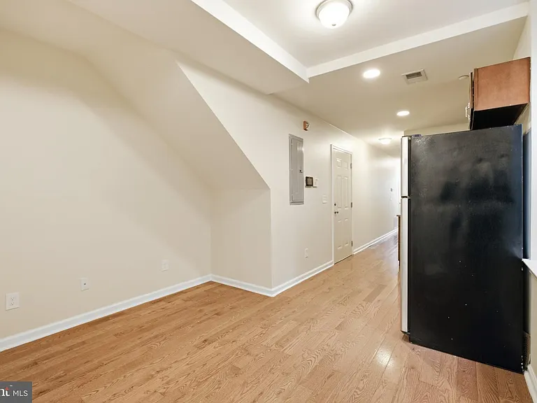 2238 N Park Ave #B — Photo 5