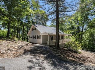 147 Hester Gap Rd, Cleveland, GA 30528