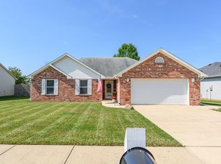 36 Clear Spring Ln, Trafalgar, IN 46181