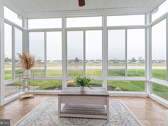 5th image of 32 Waterside Dr