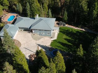 1008 Davis Place Rd, Mount Shasta, CA 96067