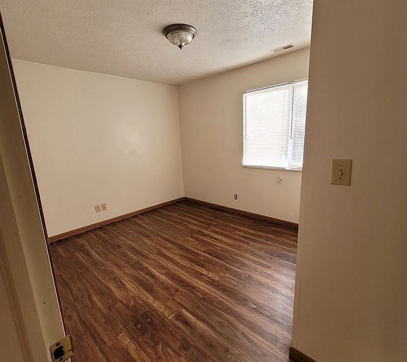2nd image of 923 N 8th St APT 10