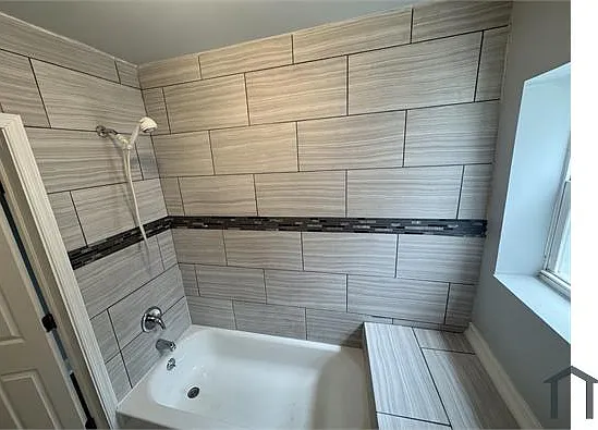 6337 N Lambert St — Photo 7