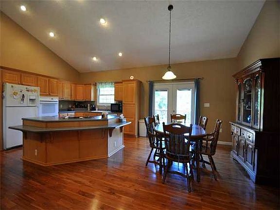 2nd image of 1807 E Sanders Second Ave