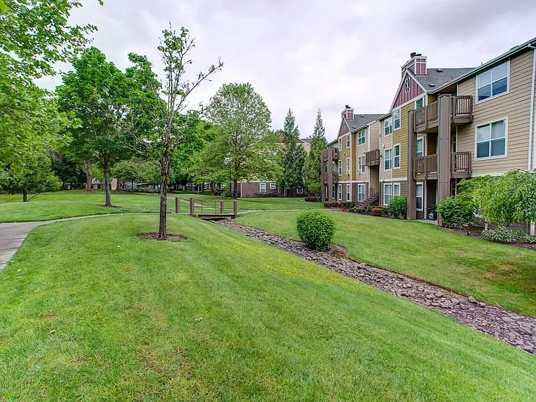 Commons at Verandas in Tanasbourne Apartments — Photo 12