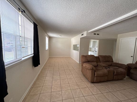 3rd image of 8352 Homeport Ct APT 1A