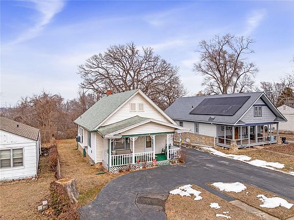 2nd image of 882 Shawnee Rd