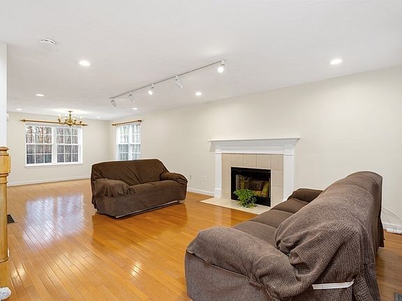 5th image of 5 Palomino Dr