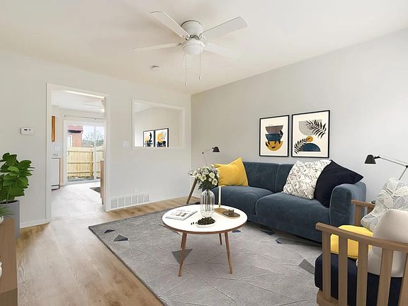 2nd image of 5500 Ironwood Ct #2/15