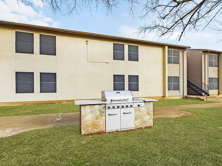 Northwood Apartments — Photo 3