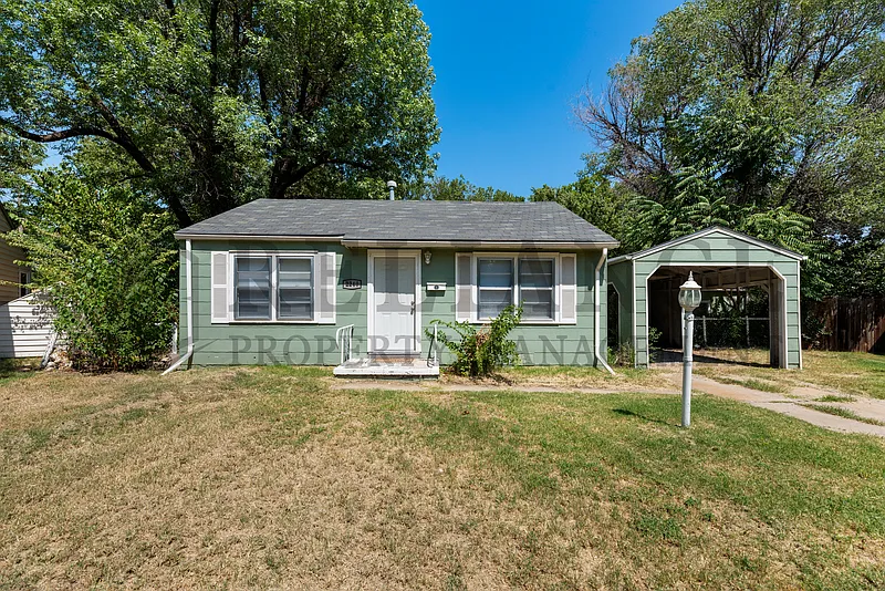 2240 S Minneapolis Ct
